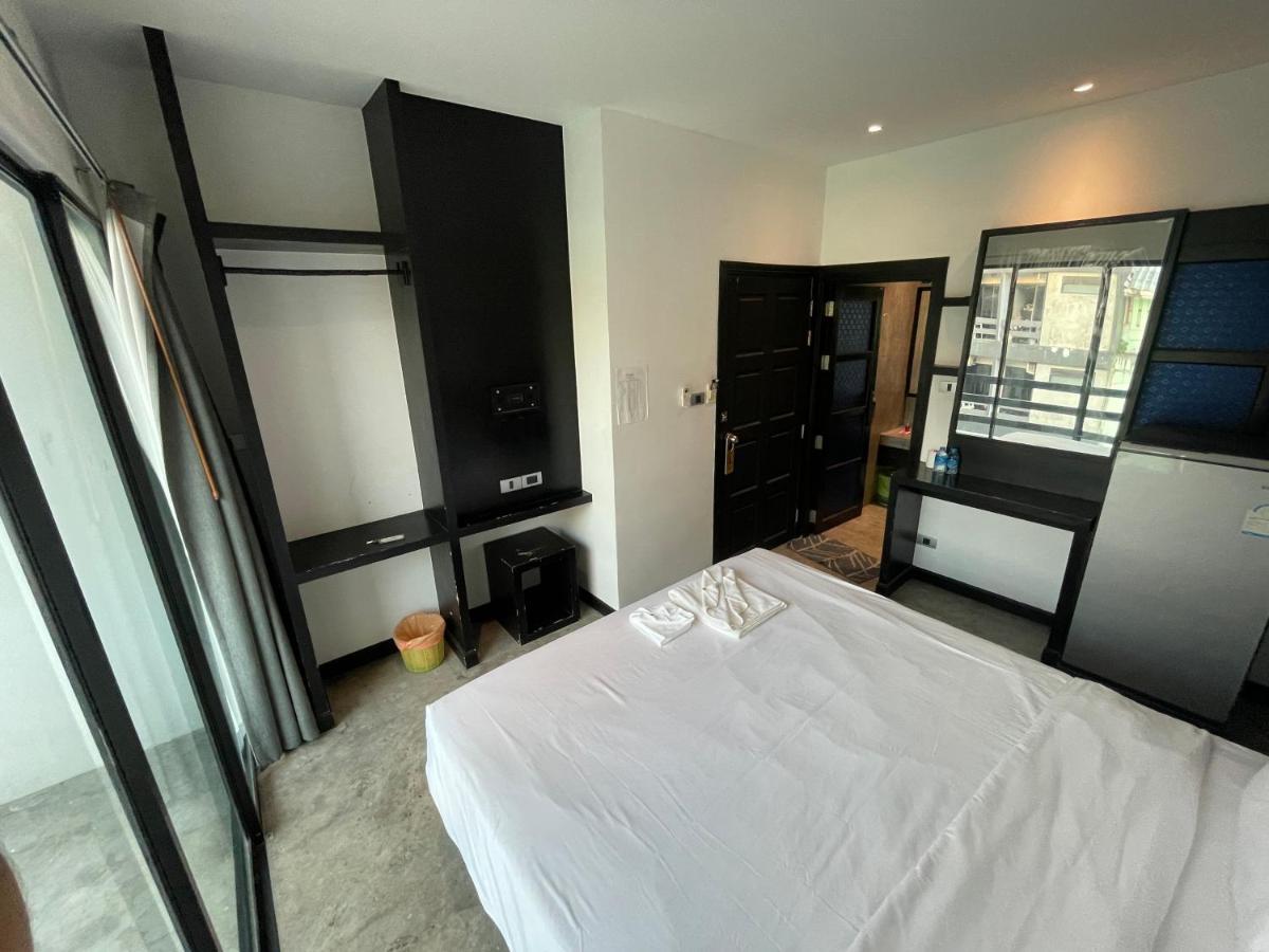 Islanda Hotel Patong Экстерьер фото